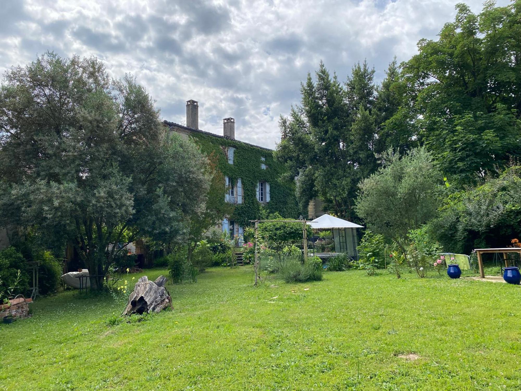 Au Jardin Y Bed & Breakfast Moissac Dış mekan fotoğraf